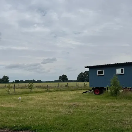 Campsite Blauer Wagen Im Gruenen *