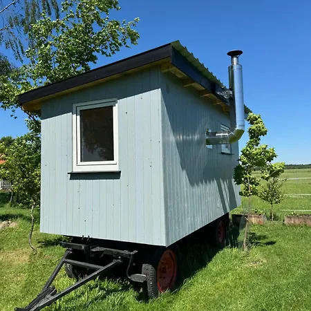 Blauer Wagen Im Gruenen Bassum