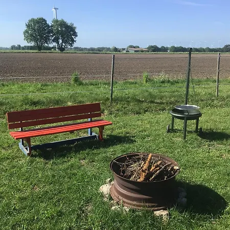 Campsite Blauer Wagen Im Gruenen