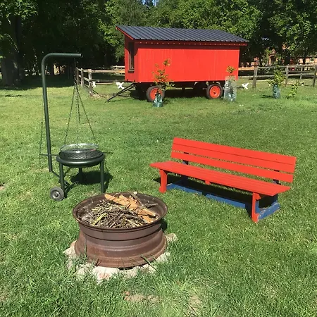 Campsite Blauer Wagen Im Gruenen